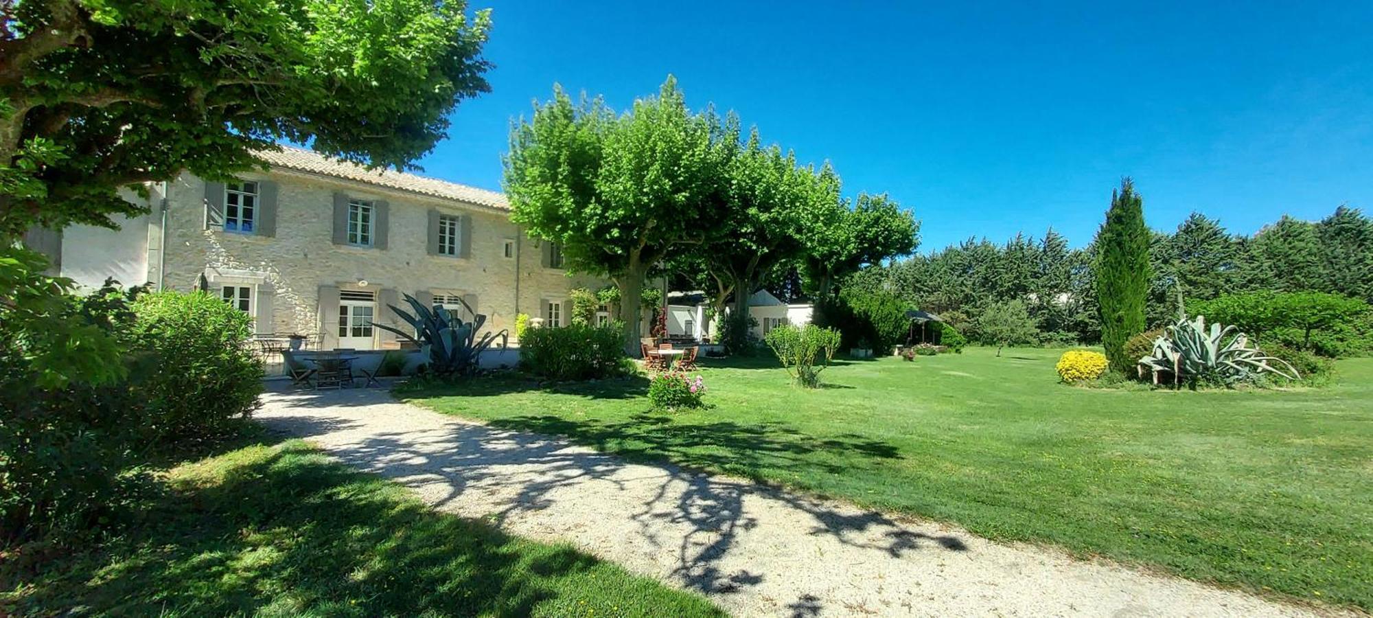 La Bastide Des Amouriers Caumont-sur-Durance Exterior photo