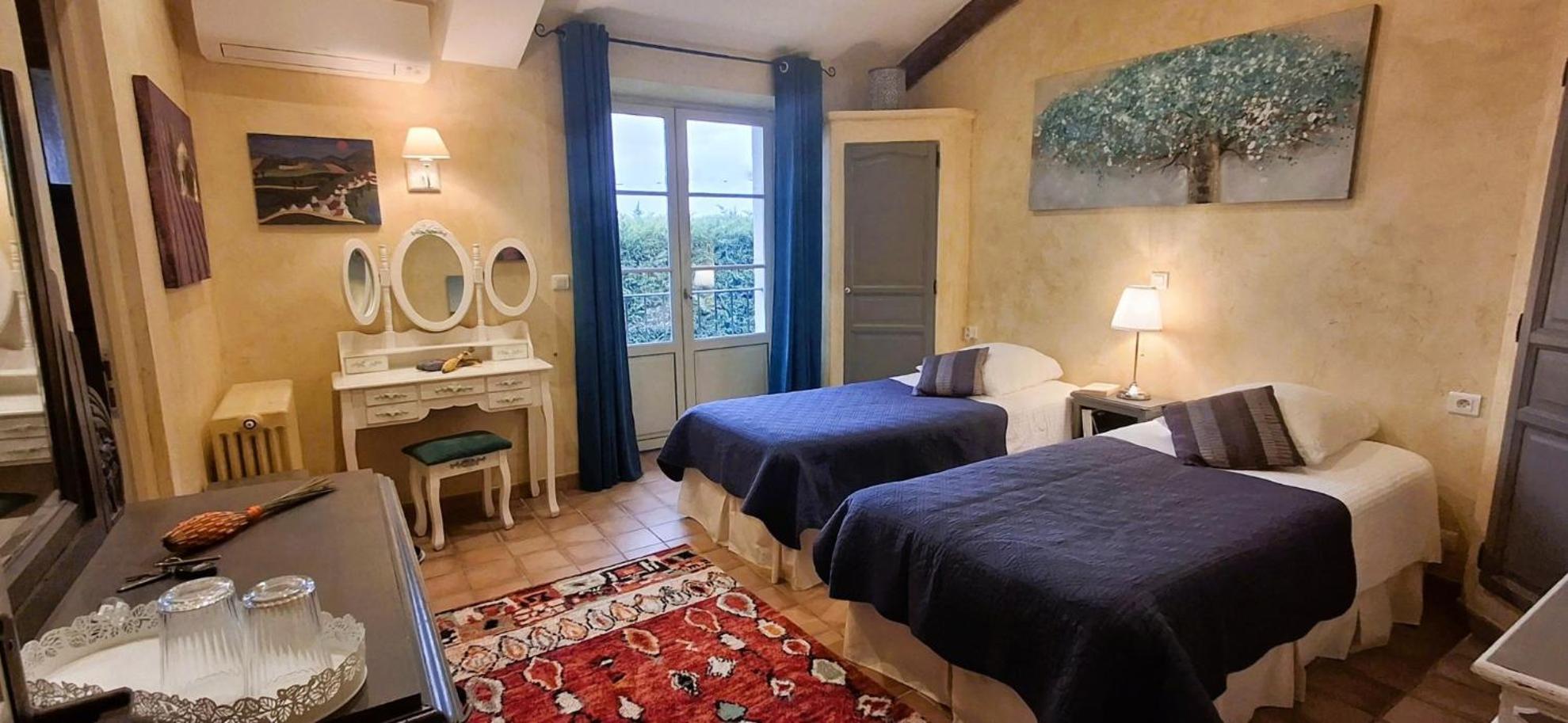 La Bastide Des Amouriers Caumont-sur-Durance Exterior photo