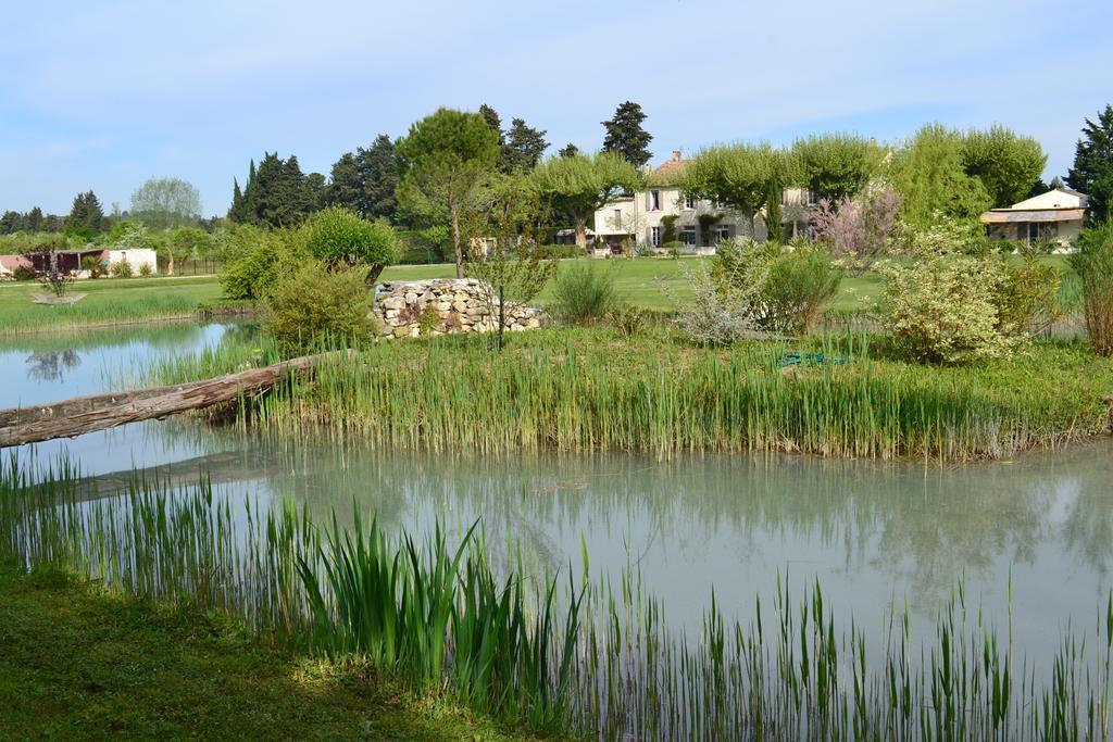 La Bastide Des Amouriers Caumont-sur-Durance Exterior photo