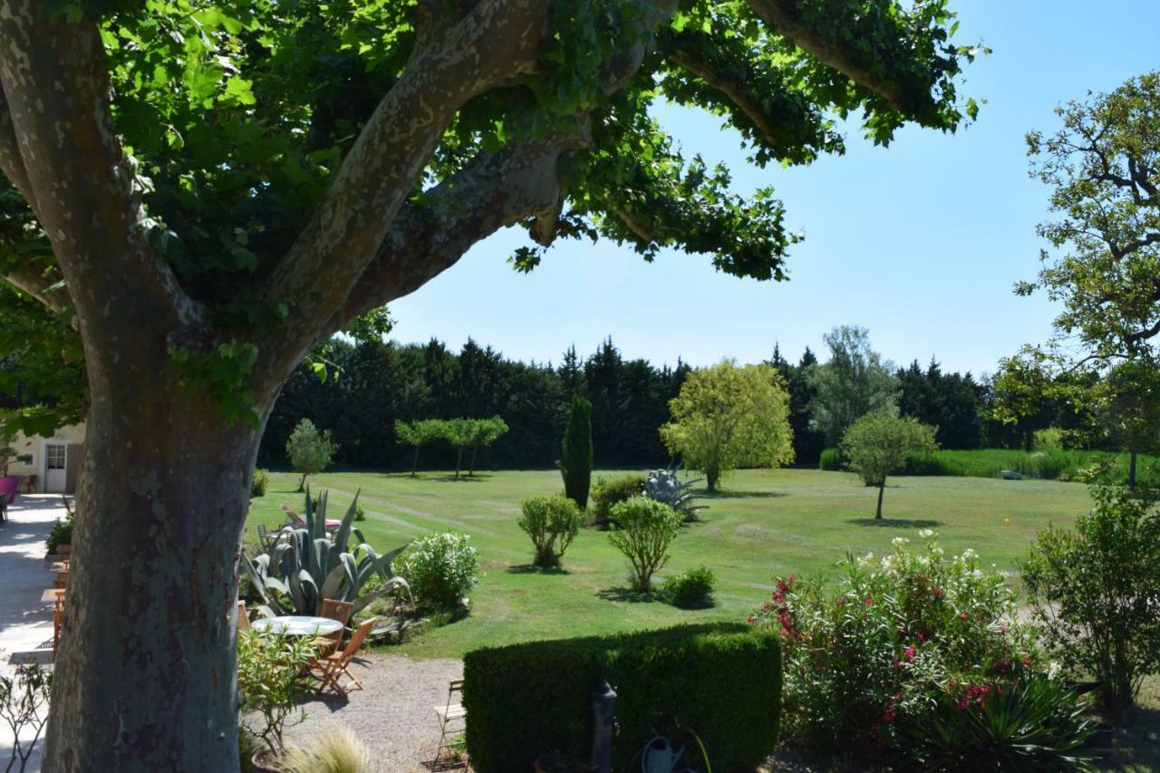 La Bastide Des Amouriers Caumont-sur-Durance Exterior photo