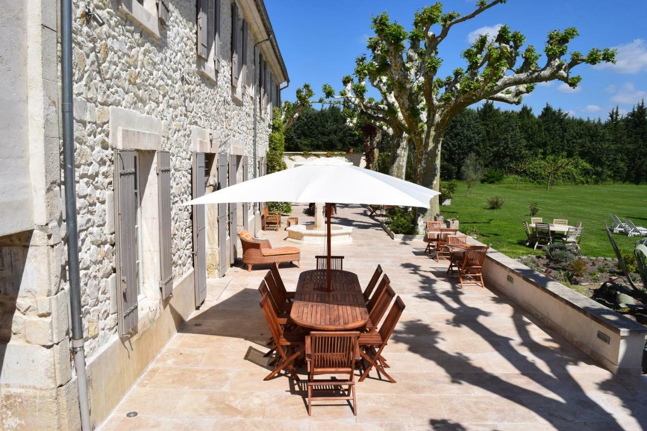La Bastide Des Amouriers Caumont-sur-Durance Exterior photo