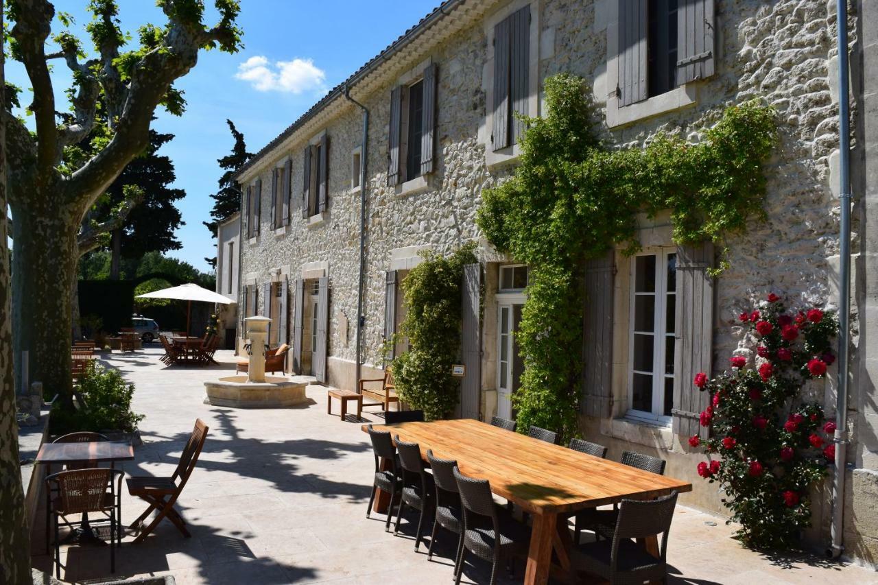 La Bastide Des Amouriers Caumont-sur-Durance Exterior photo